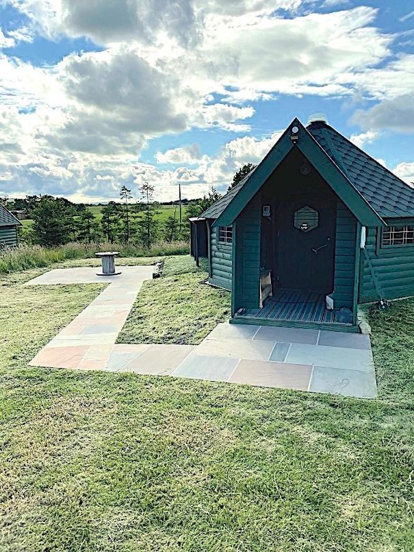 Holly Tree Glamping Cabins Wigglesworth Exteriör bild